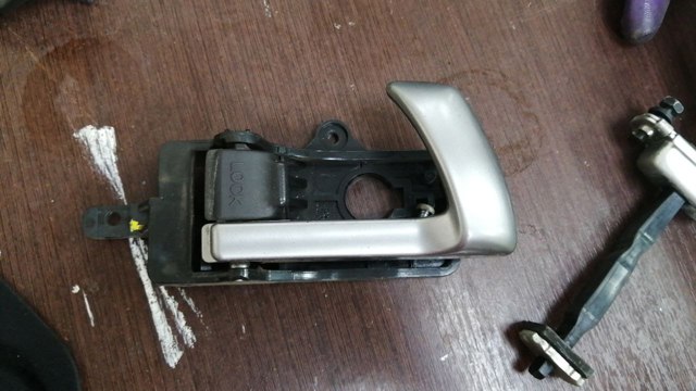 Ручка передней двери внутренняя, правая 826202B010HZ HYUNDAI