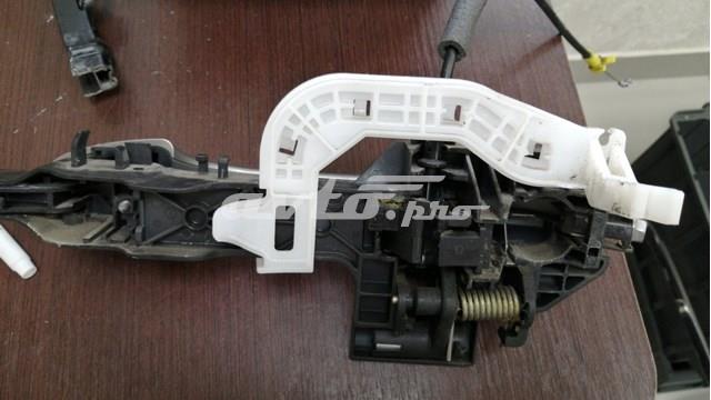 Держатель наружной ручки двери, передней правой 82665F1000 HYUNDAI