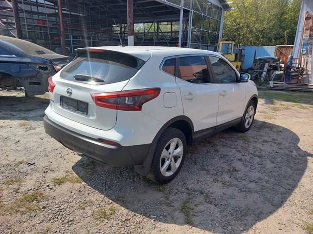 833124EA0A Стекло кузова (багажного отсека) правое купить Николаев