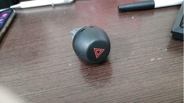 Кнопка включения аварийного сигнала 8433242020 TOYOTA