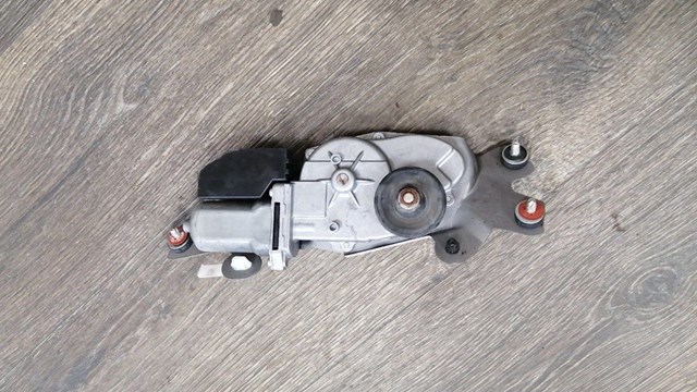 Мотор стеклоочистителя заднего стекла 8513048070 TOYOTA