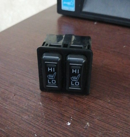 Кнопка включения обогрева сиденья 8610A114 MITSUBISHI