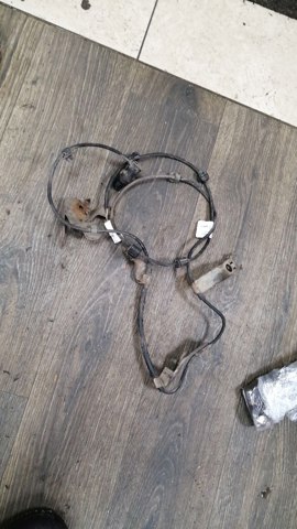 Датчик ABS передний правый 895420K020 TOYOTA