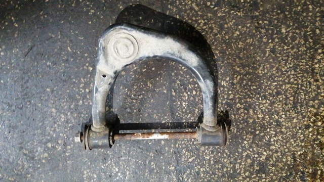 9010514160 TOYOTA Болт крепления переднего рычага, верхнего купить в Чернигов