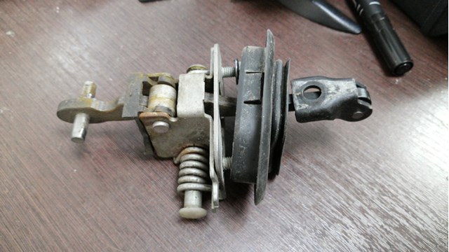 9181Q1 Ограничитель задней двери купить Каменское