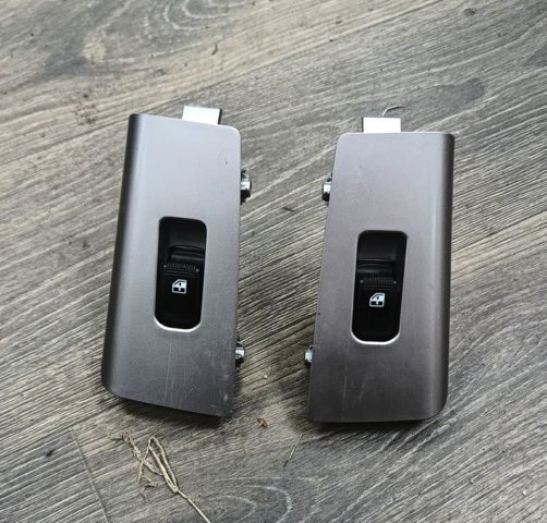 Кнопка подъемника задних стекол 935812B000 HYUNDAI