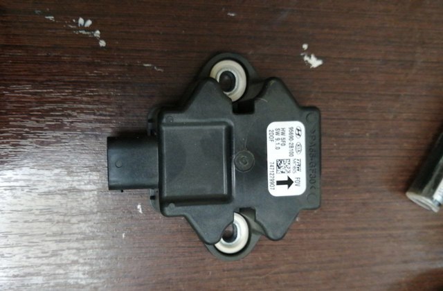 Датчик поперечного ускорения (ESP) 956902B100 HYUNDAI