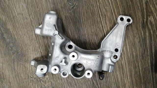 Крепление генератора 9808696680 PEUGEOT