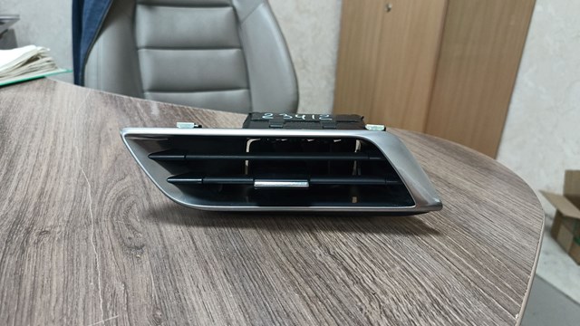 Решетка вентиляции салона на "торпедо", левая 98101430DX PEUGEOT