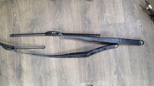 Рычаг-поводок стеклоочистителя лобового стекла 983113S500 HYUNDAI