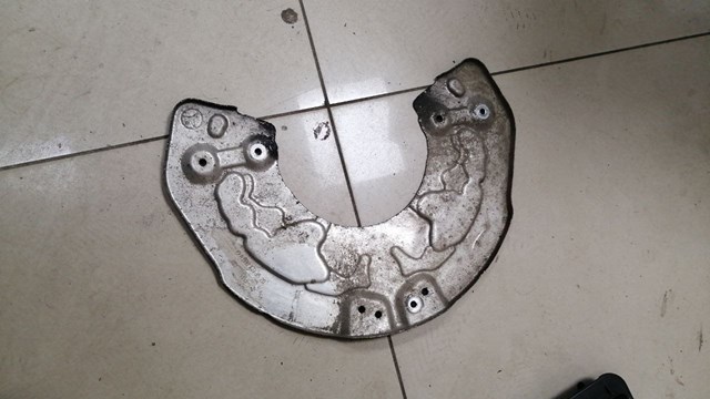 Кожух тормозного диска переднего A0004213520 MERCEDES