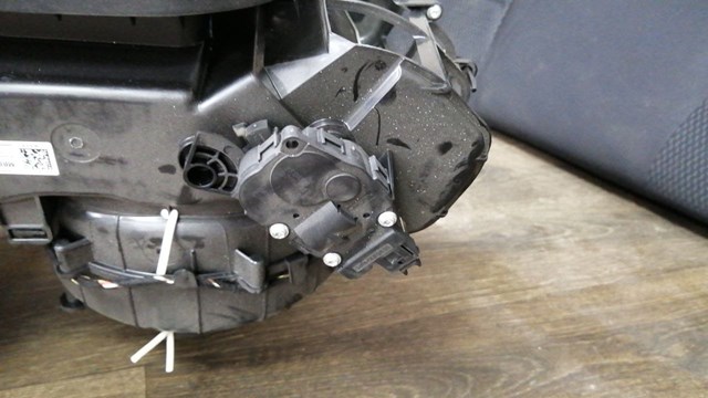 Мотор заслонки рециркуляции воздуха A0009068304 MERCEDES