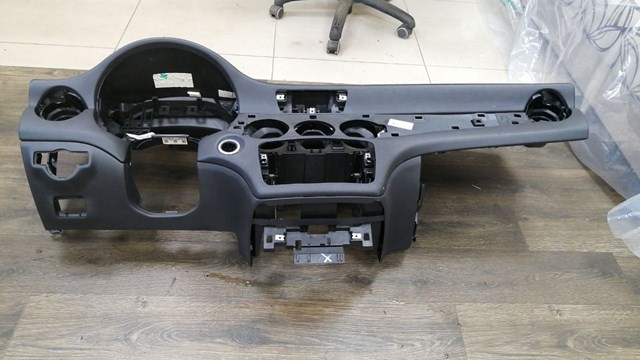 MERCEDES A11768008019H68 Торпедо в наличии Украина
