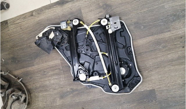 Стеклоподъемник задней правой двери A1177300279 MERCEDES