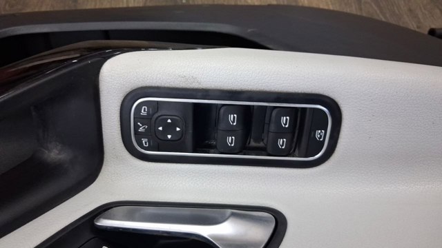 Кнопки переднего левого стеклоподъемника A16790501019051 MERCEDES