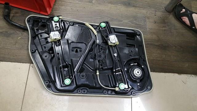 Механизм стеклоподъемника передней левой двери A1767200179 MERCEDES