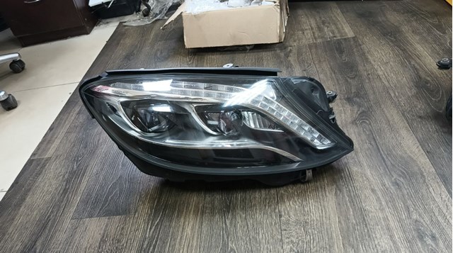 Вставка фары правой A2229061804 MERCEDES