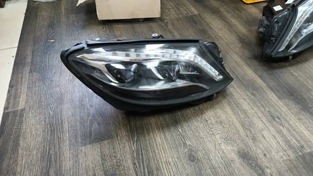 MERCEDES A2229061804 Фара правая в наличии Чернигов