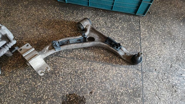 A2463330200 MERCEDES Сайлентблок переднего нижнего рычага купить в Павлоград