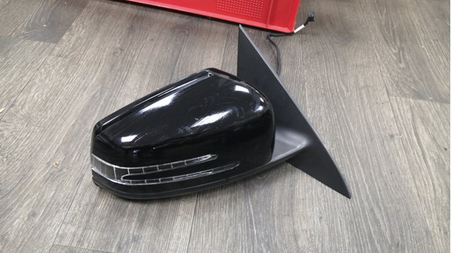 Зеркальный элемент правый A2468100221 MERCEDES
