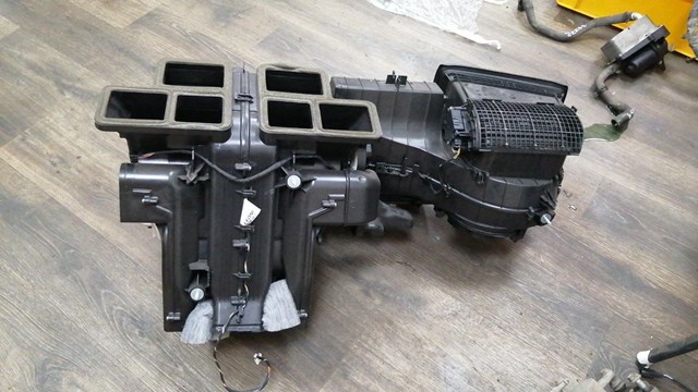 A2468308300 Корпус радиатора кондиционера (салонный испаритель) купить Харьков