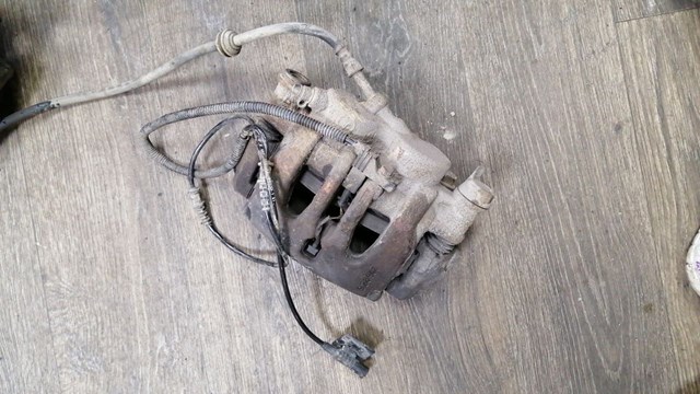 Суппорт тормозной, передний, правый A4474200983 MERCEDES