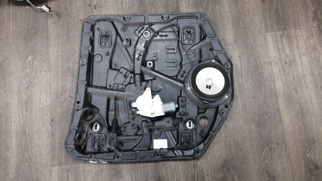Мотор стеклоподъемника двери передней, правой A4479063600 MERCEDES