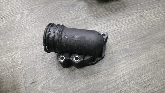 Фланец охлаждающей жидкости A6422001556 MERCEDES