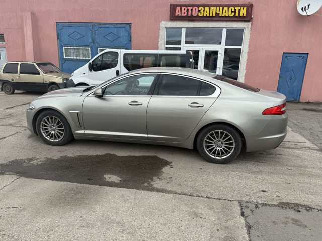 Дверь пассажирская задняя левая C2Z2014 JAGUAR