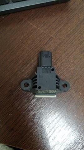 Датчик Айрбег передний CK5214C676AA LAND ROVER