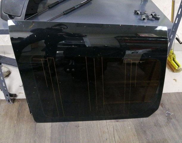 Стекло багажного отсека, левое CVB500620 LAND ROVER