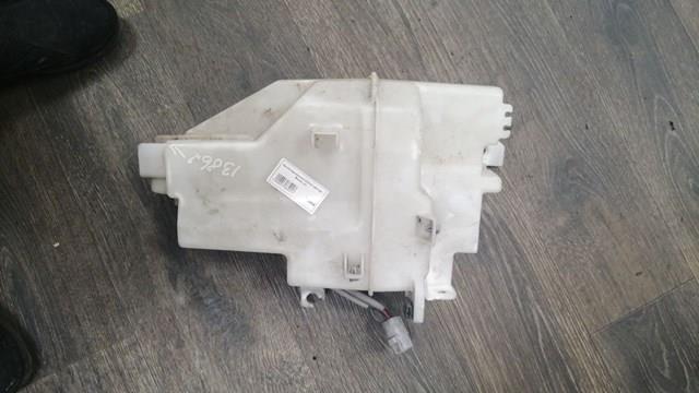 Бачок стеклоомывателя D11B67481 MAZDA