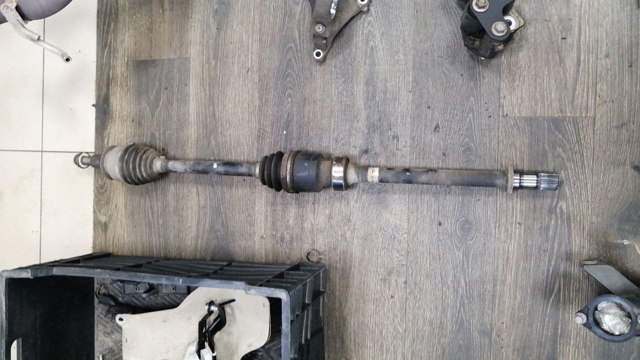 Привод передний правый GDB12550XA MAZDA