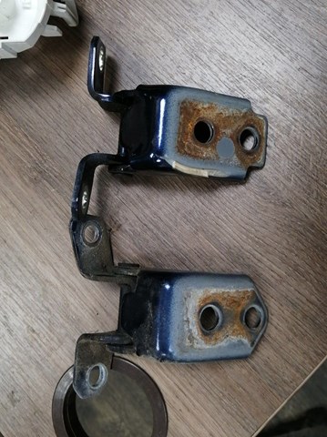 KD5358210 MAZDA Петля двери передней правой купить в Кривой Рог
