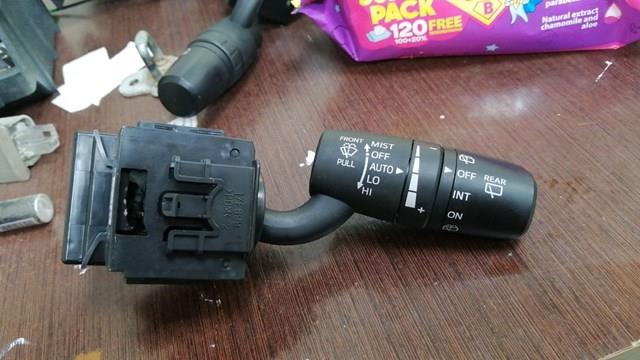 Правый подрулевой переключатель  KS0266128 MAZDA