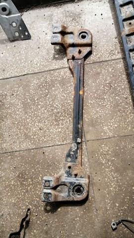 Усилитель бампера нижний LR006225 LAND ROVER