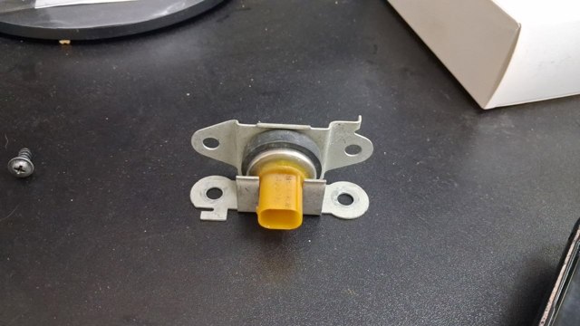 Датчик продольного ускорения LR012896 LAND ROVER