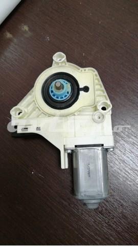 Мотор стеклоподъемника водительской двери LR015451 LAND ROVER