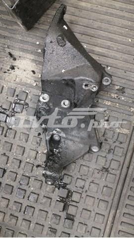 Кронштейн крепления генератора LR018304 LAND ROVER