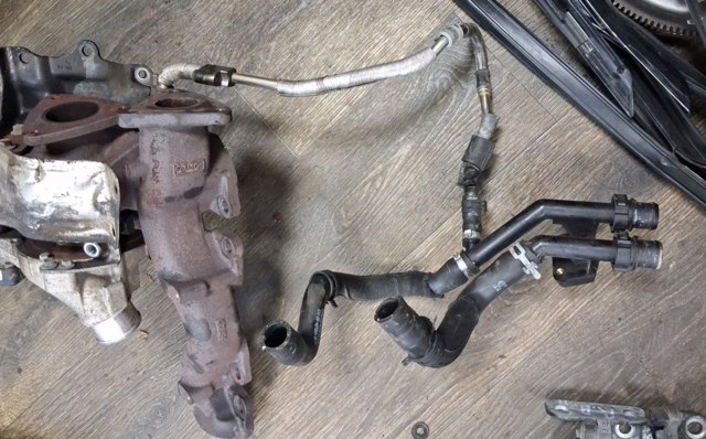 LAND ROVER LR022722 Коллектор выпускной правый в наличии Каменское