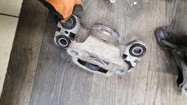 LR024738 LAND ROVER Подушка коробки передач купить в Житомир