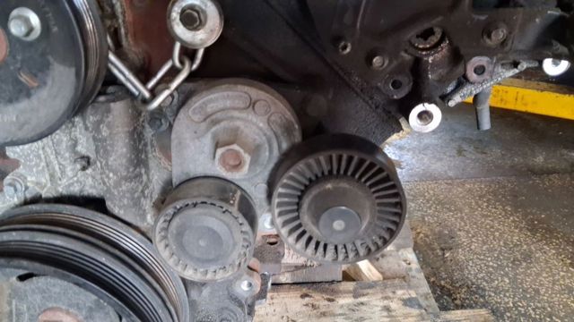 LAND ROVER LR025083 Ролик приводного ремня паразитный в наличии Николаев