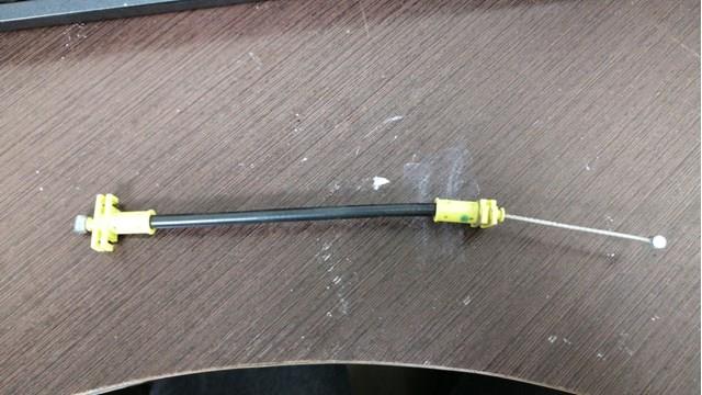 Трос открывания двери передней LR025544 LAND ROVER