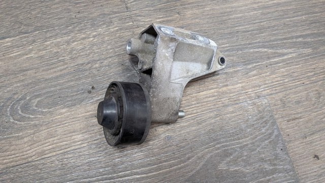 Ведуший ролик ГРМ LR025823 LAND ROVER
