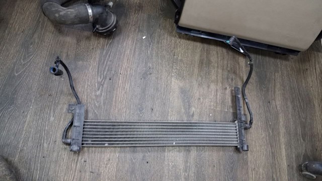 Радиатор охлаждения топлива LR034575 LAND ROVER