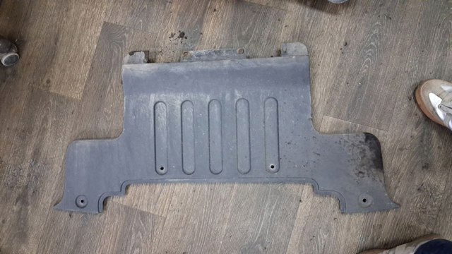 Заглушка бампера буксировочного крюка, задняя LR037930 LAND ROVER