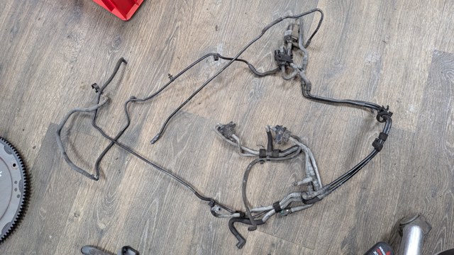 Трубопровод (гидровакуумного) усилителя LR038174 LAND ROVER