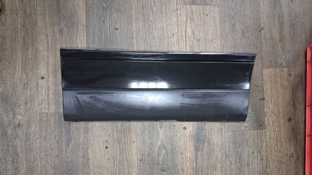 Молдинг двери задней левой нижний LR038856 LAND ROVER