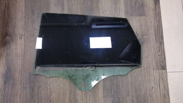 Стекло заднее левое LR044530 LAND ROVER