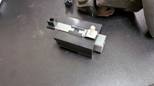 LR048275 LAND ROVER купить в Павлоград